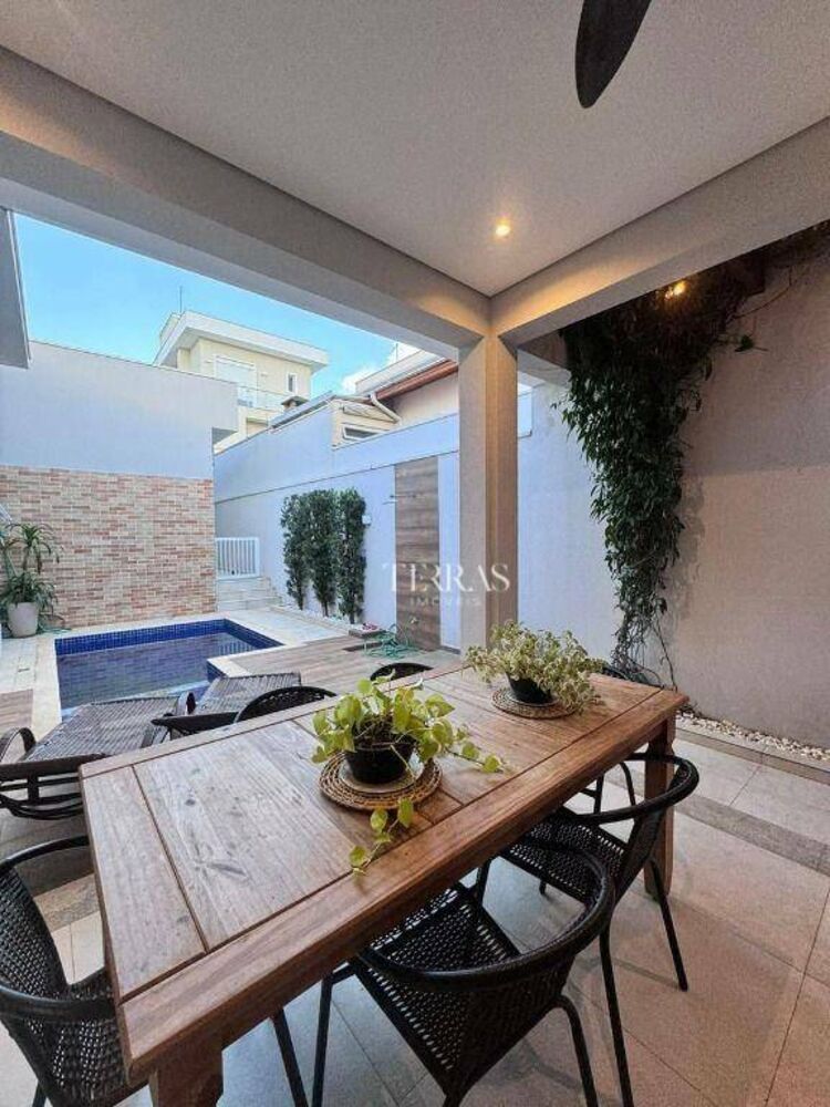 Casa de Condomínio à venda com 3 quartos, 196m² - Foto 1