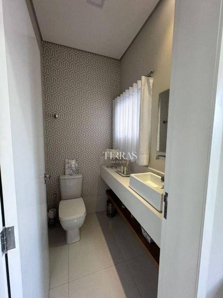 Casa de Condomínio à venda com 3 quartos, 196m² - Foto 2