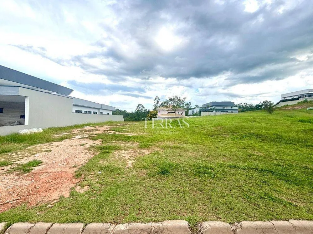 Loteamento e Condomínio, 700 m² - Foto 1