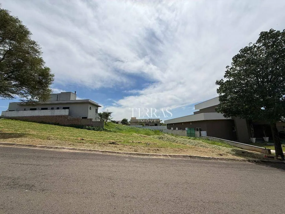 Loteamento e Condomínio, 700 m² - Foto 1