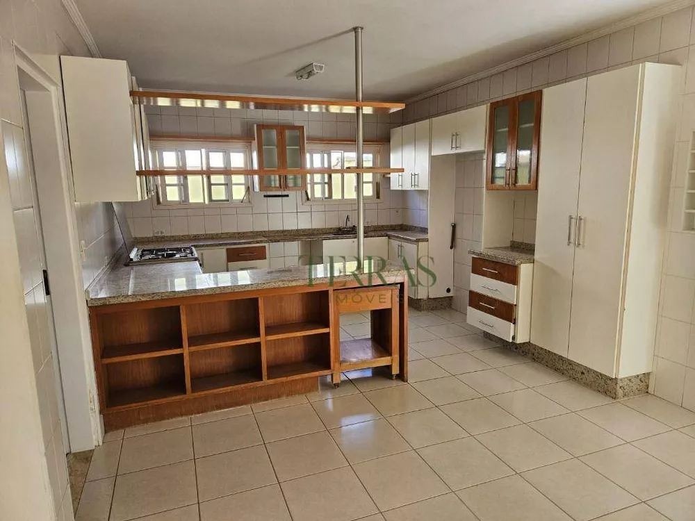 Casa à venda e aluguel com 3 quartos, 380m² - Foto 6