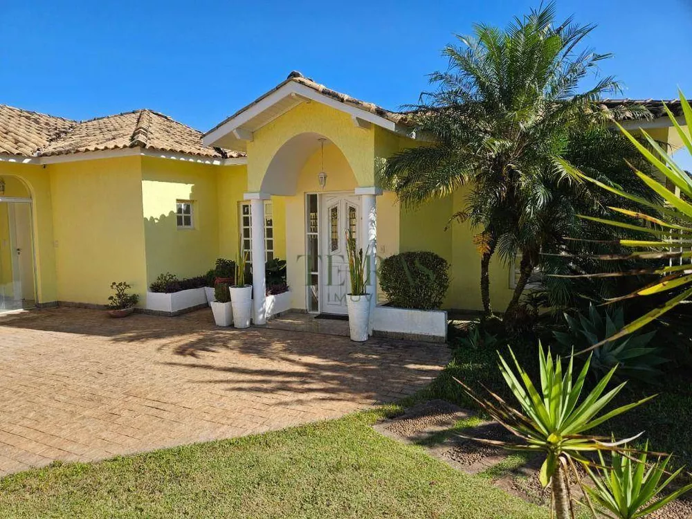 Casa à venda e aluguel com 3 quartos, 380m² - Foto 1