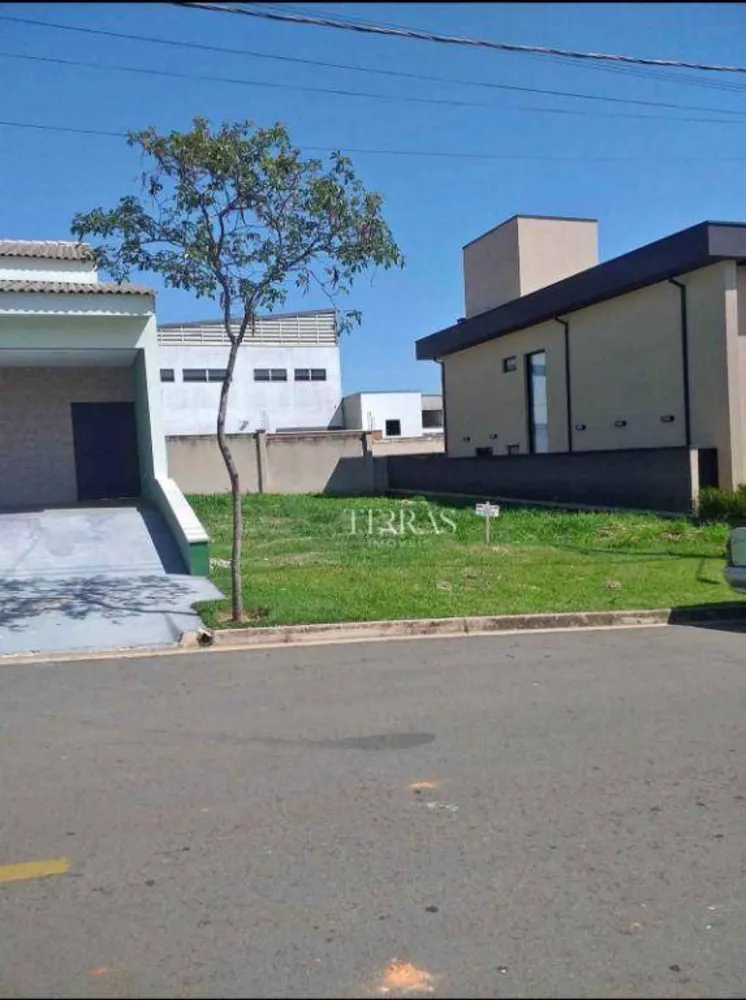 Loteamento e Condomínio, 300 m² - Foto 1