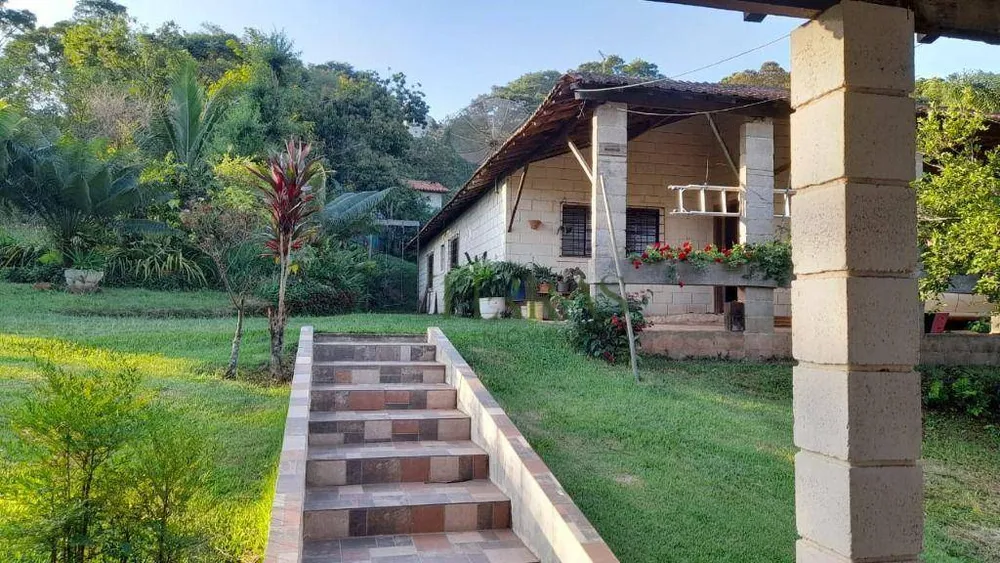 Sítio, 5 quartos, 24 m² - Foto 1