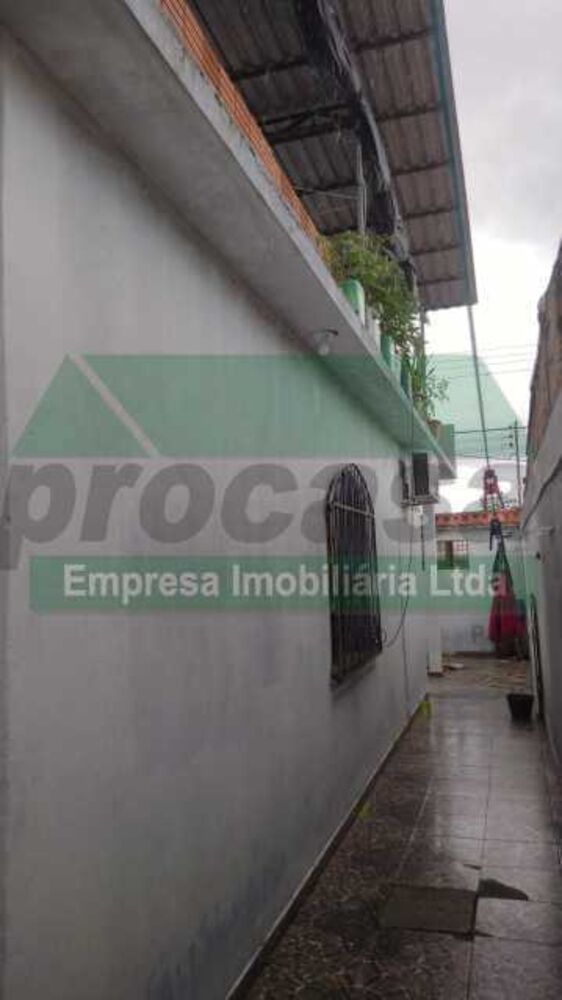Casa à venda com 2 quartos, 128m² - Foto 1