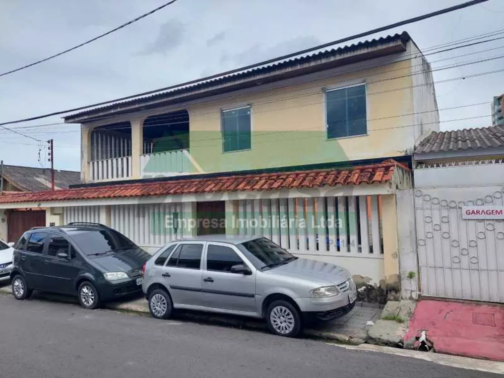 Casa à venda com 4 quartos, 350m² - Foto 2