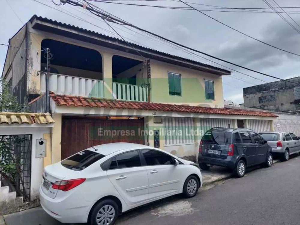 Casa à venda com 4 quartos, 350m² - Foto 1