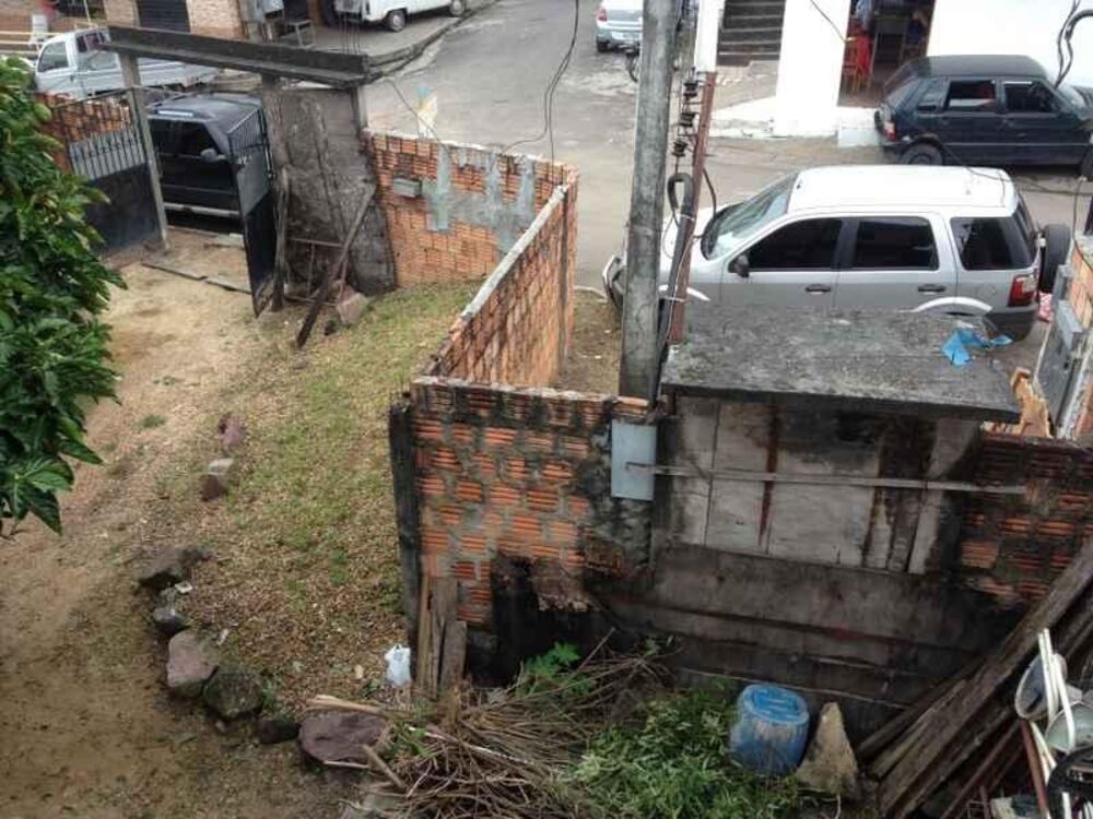 Casa à venda com 3 quartos, 100m² - Foto 4