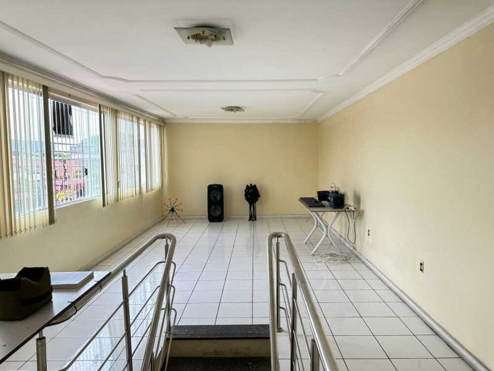 Casa à venda com 5 quartos, 550m² - Foto 3