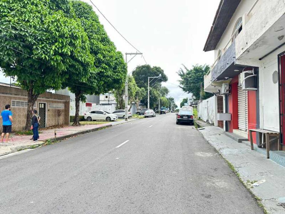 Casa à venda com 5 quartos, 550m² - Foto 2