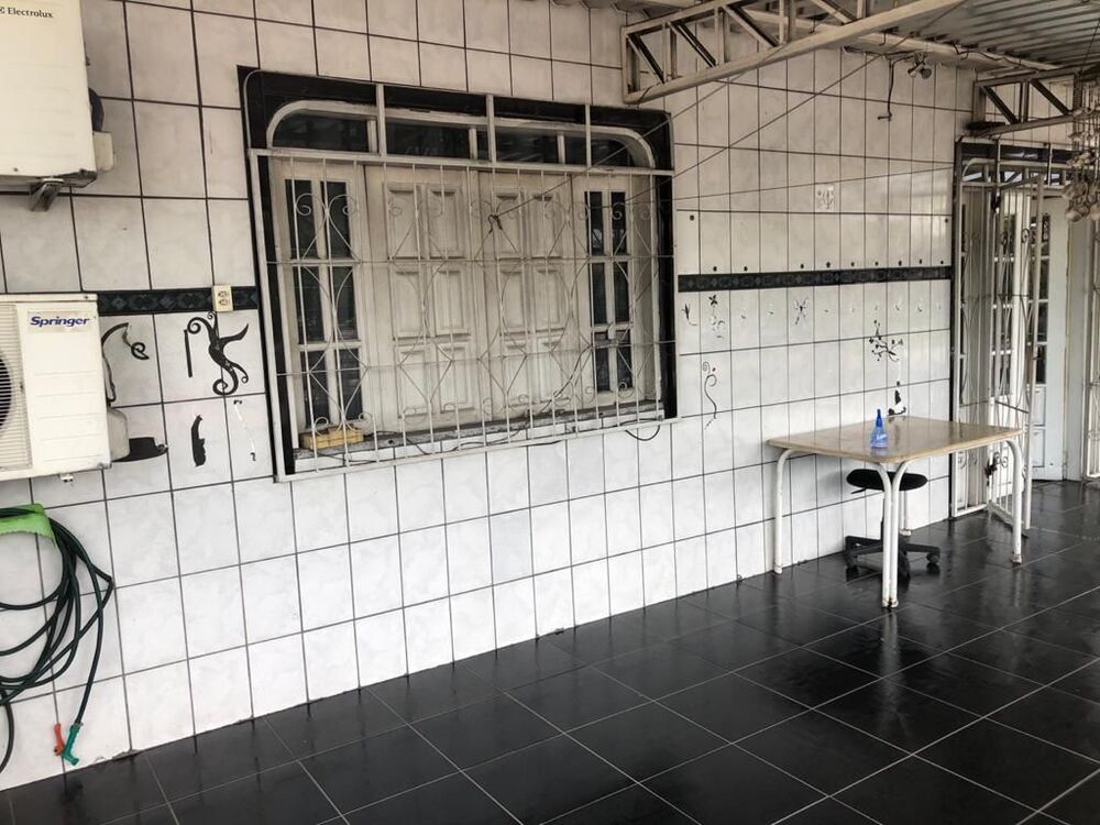 Casa à venda com 3 quartos, 308m² - Foto 2