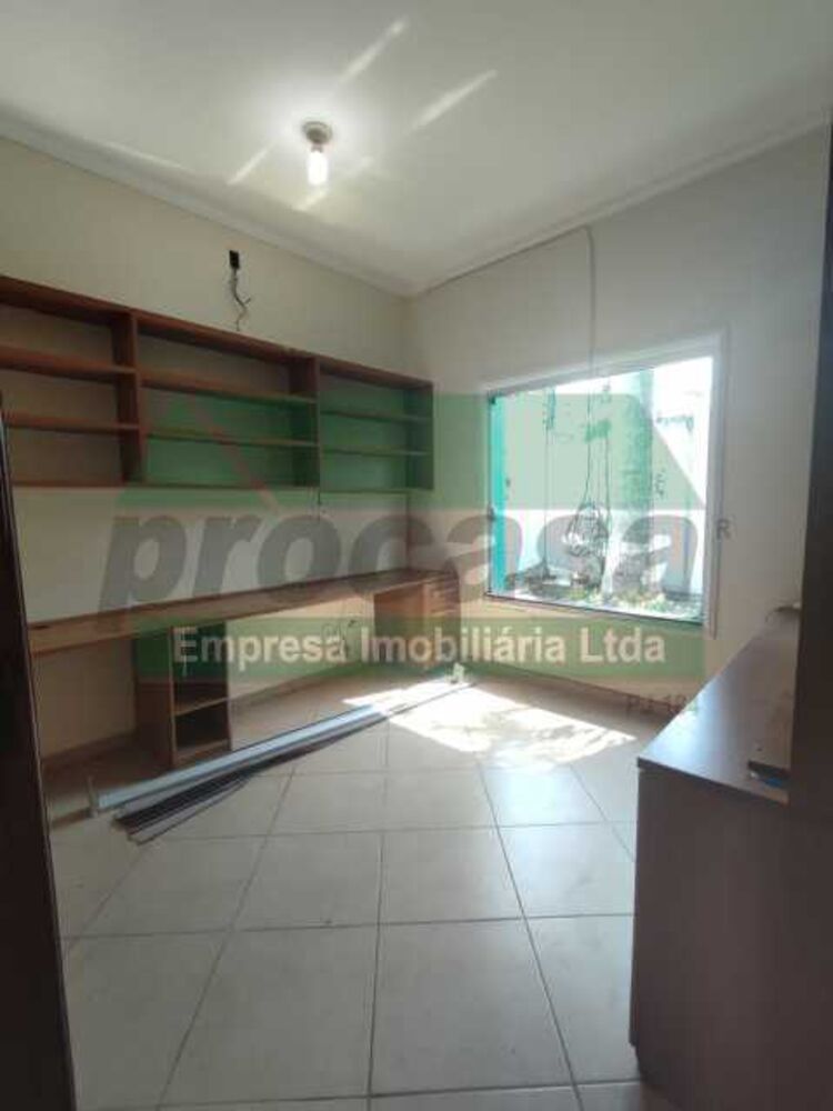 Casa à venda com 4 quartos, 250m² - Foto 5