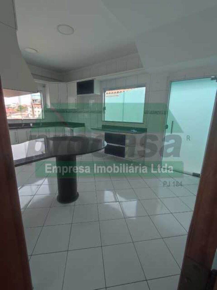 Casa à venda com 4 quartos, 250m² - Foto 9