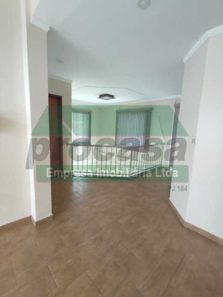Casa à venda com 4 quartos, 250m² - Foto 12