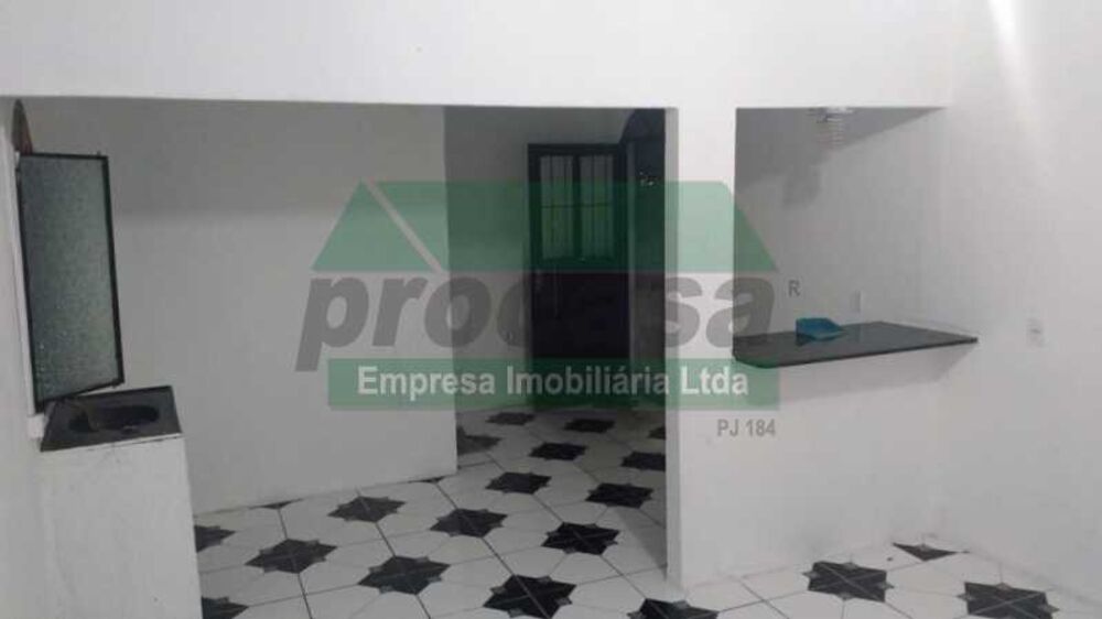 Casa à venda com 2 quartos, 80m² - Foto 1
