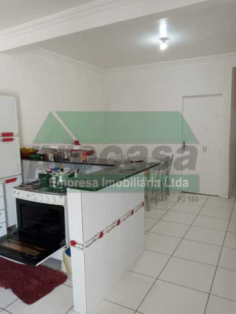 Casa à venda com 6 quartos, 270m² - Foto 11