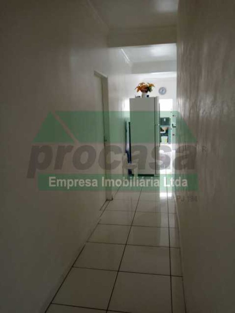 Casa à venda com 6 quartos, 270m² - Foto 18