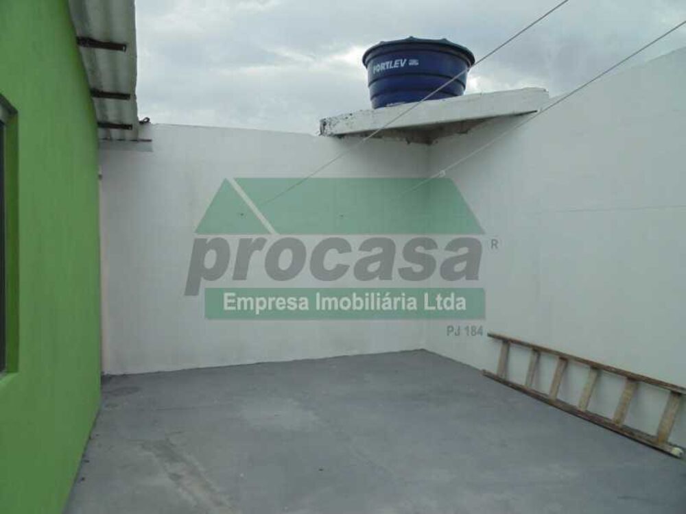 Casa à venda com 2 quartos, 160m² - Foto 1