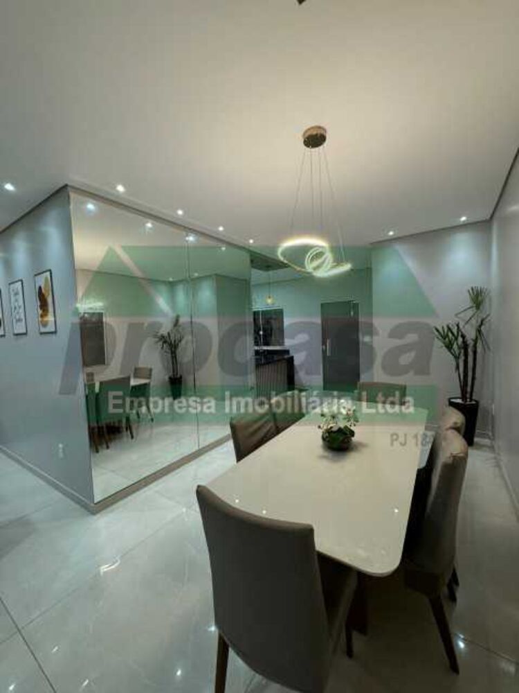 Casa à venda com 3 quartos, 180m² - Foto 1
