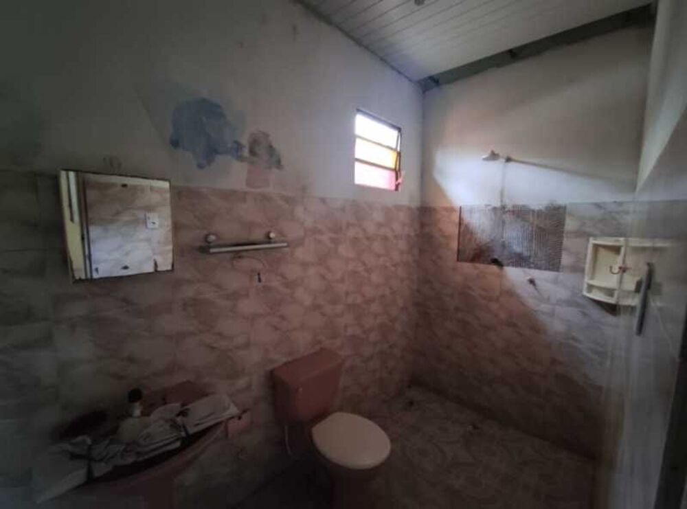 Casa à venda com 1 quarto, 55m² - Foto 2
