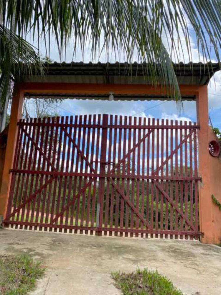 Chácara à venda com 4 quartos, 42m² - Foto 1
