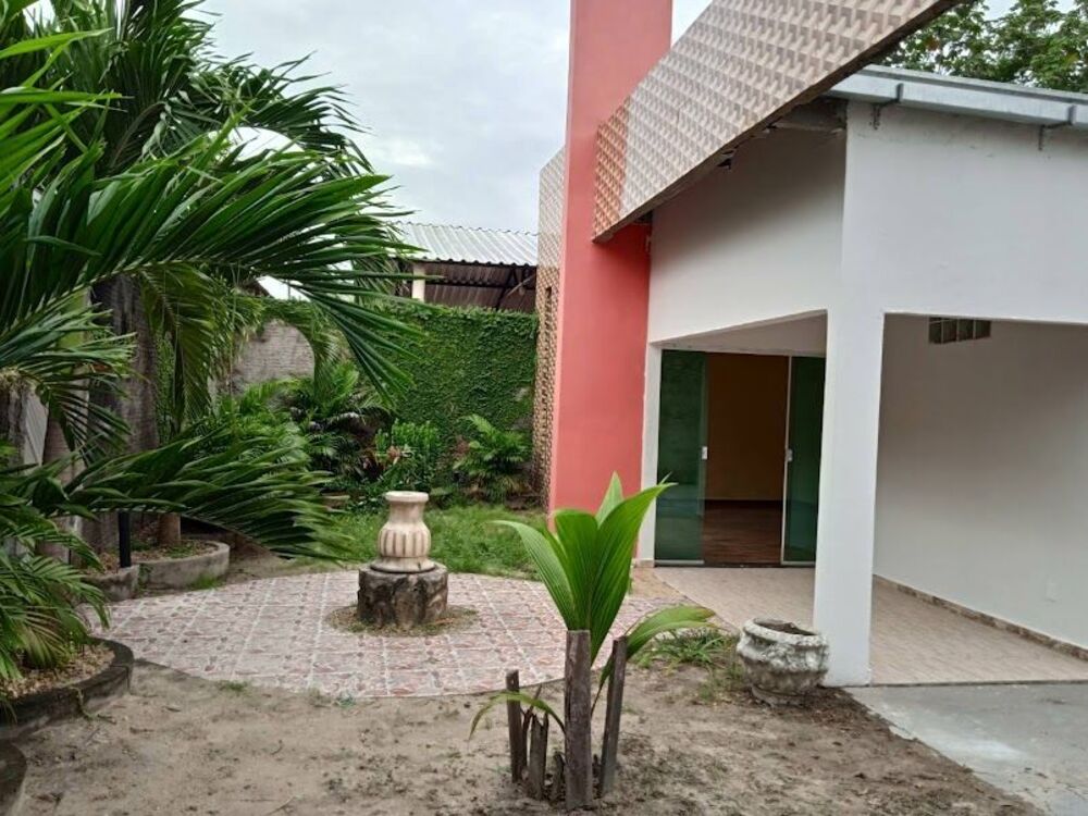 Casa de Condomínio à venda com 4 quartos, 450m² - Foto 1