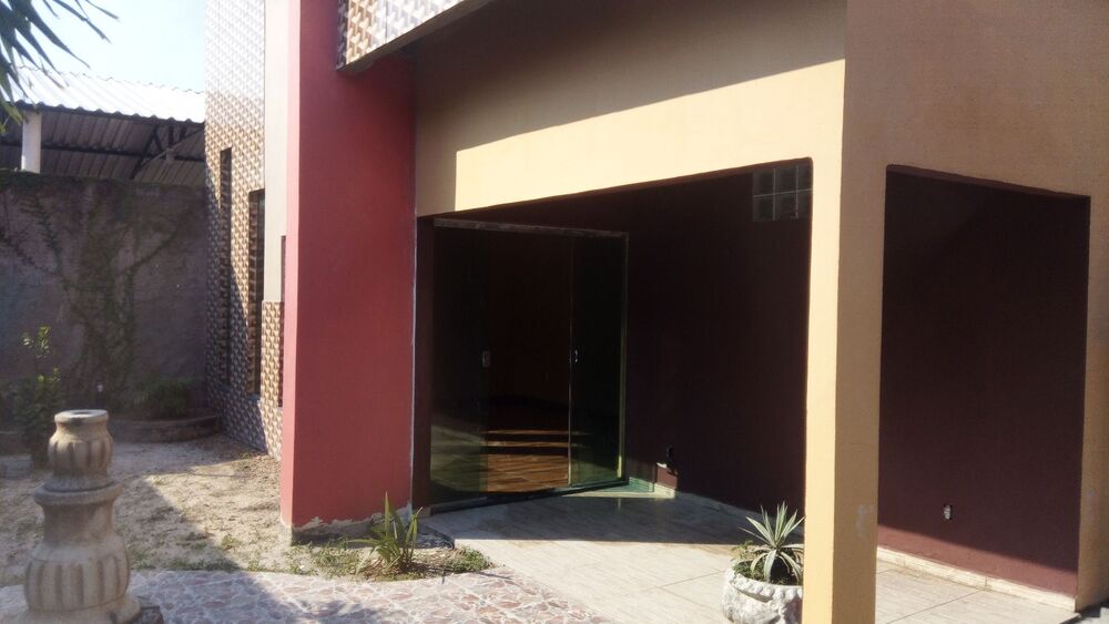 Casa de Condomínio à venda com 4 quartos, 450m² - Foto 3
