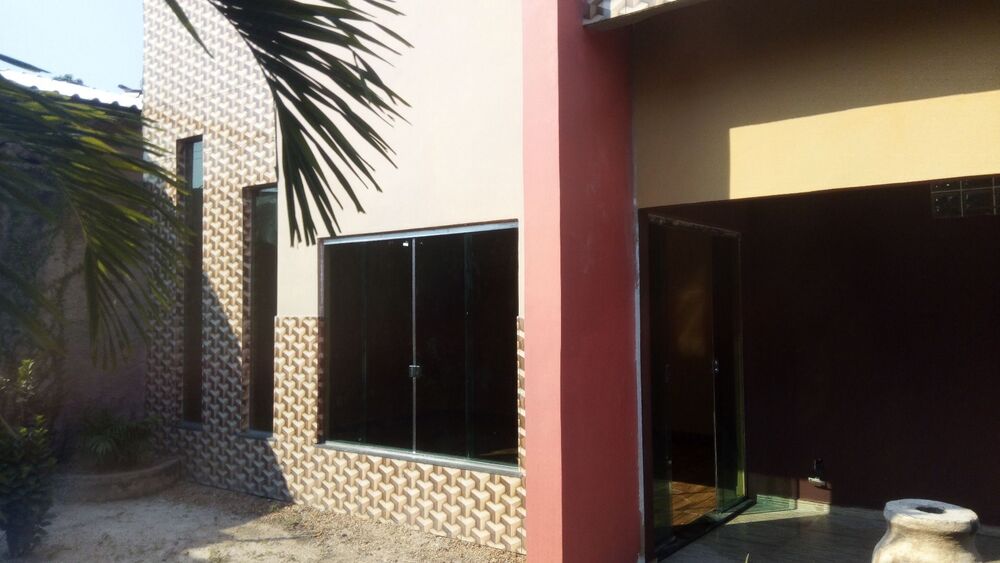 Casa de Condomínio à venda com 4 quartos, 450m² - Foto 2