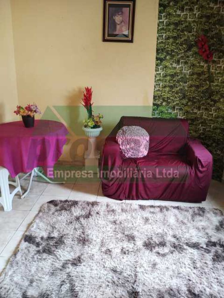 Casa à venda com 3 quartos, 136m² - Foto 1