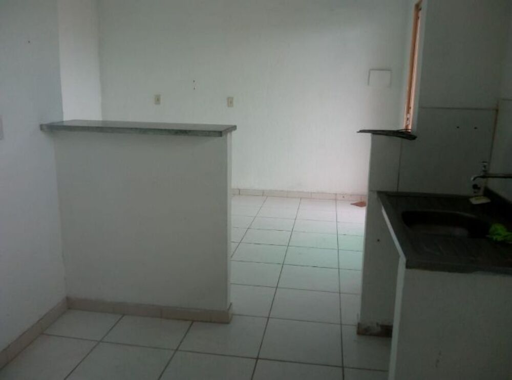 Casa de Condomínio à venda com 4 quartos, 300m² - Foto 2