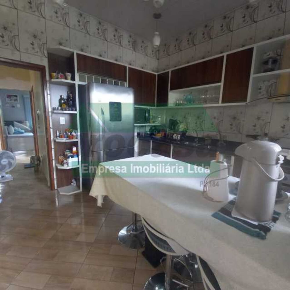 Casa, 5 quartos, 240 m² - Foto 3