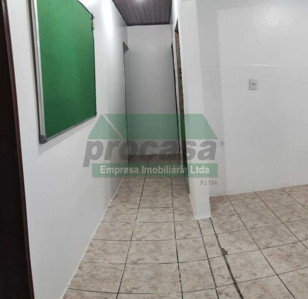 Casa Comercial para alugar com 3 quartos, 200m² - Foto 4