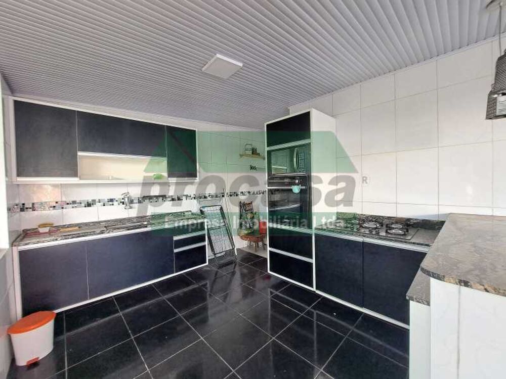 Casa à venda com 3 quartos, 450m² - Foto 6
