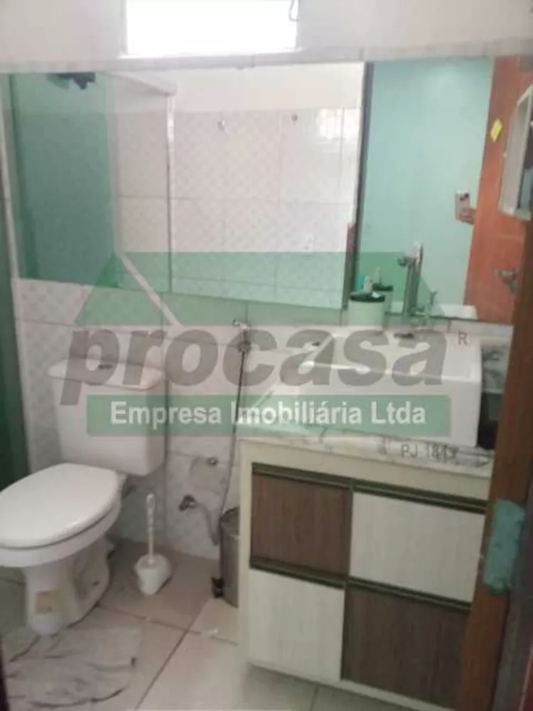 Casa à venda com 3 quartos, 250m² - Foto 3