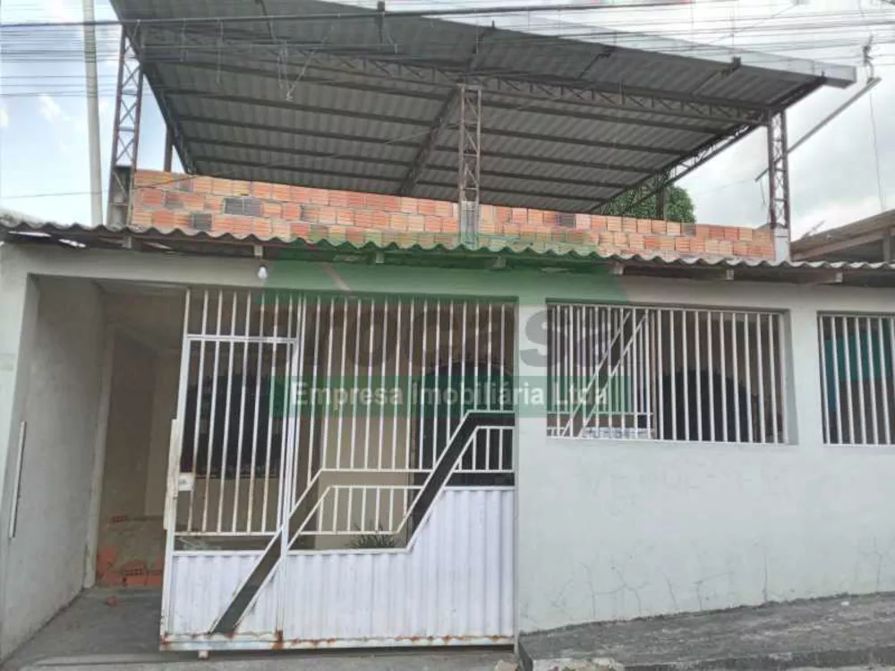 Casa à venda com 3 quartos, 250m² - Foto 1