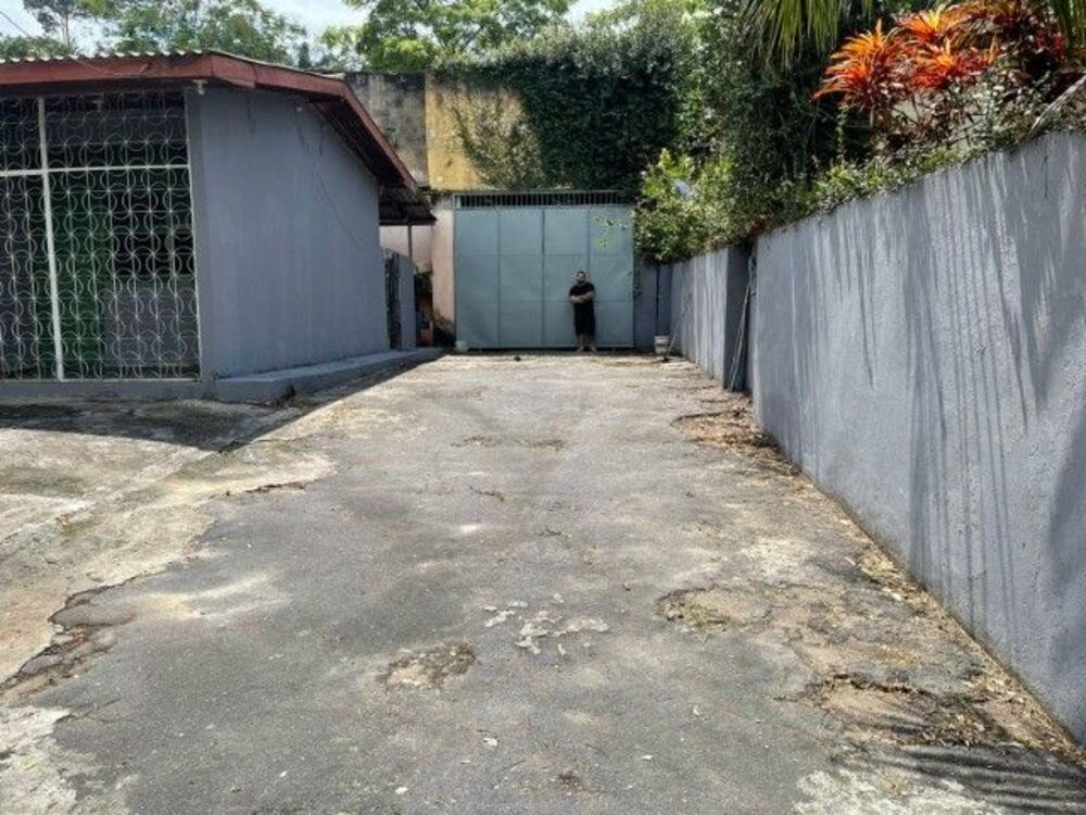 Casa Comercial à venda com 3 quartos, 500m² - Foto 2