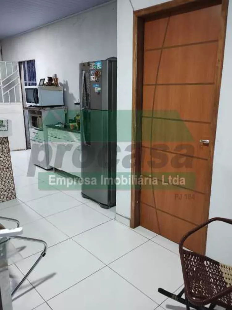 Casa à venda com 3 quartos, 360m² - Foto 1