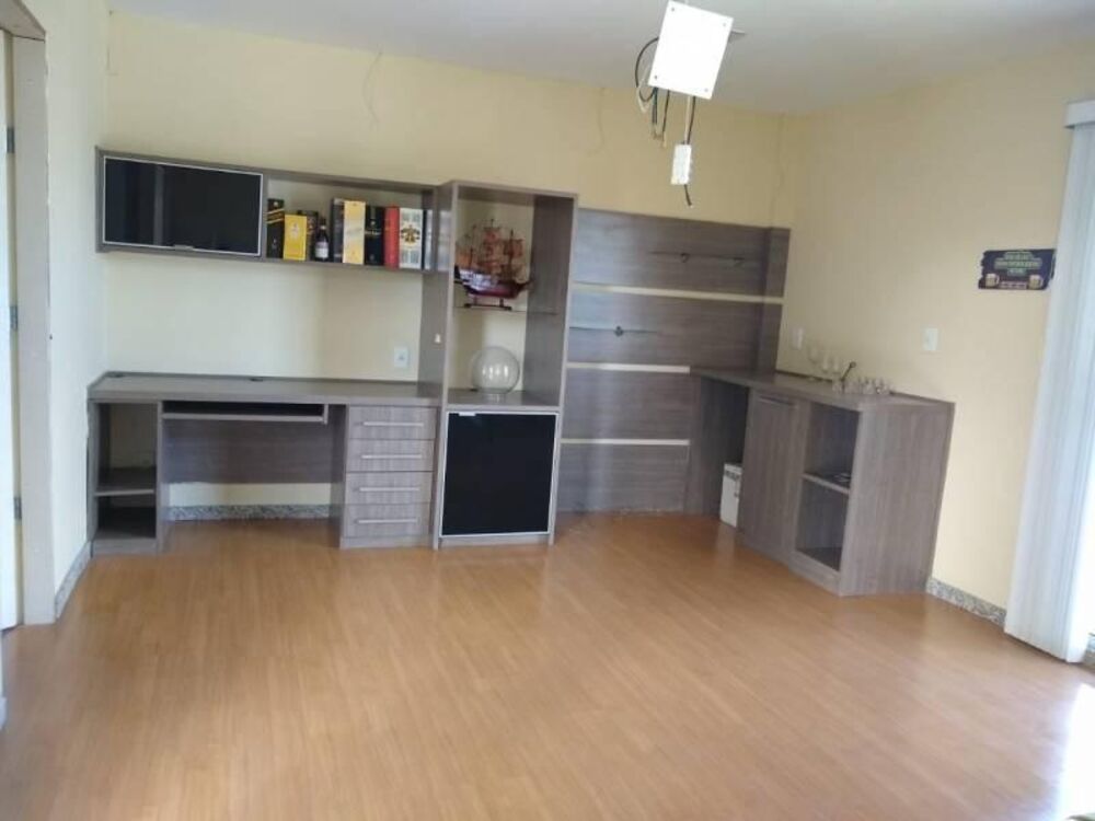 Casa à venda com 3 quartos, 100m² - Foto 1