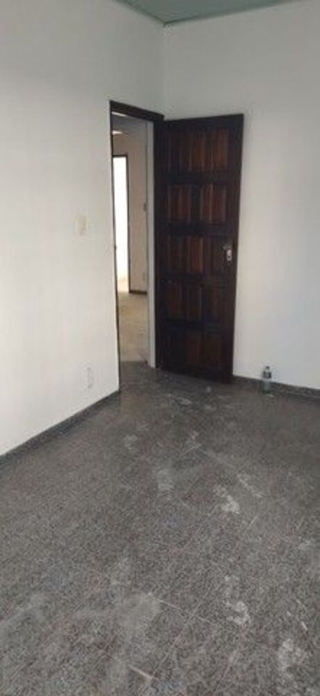 Apartamento à venda com 2 quartos, 60m² - Foto 2