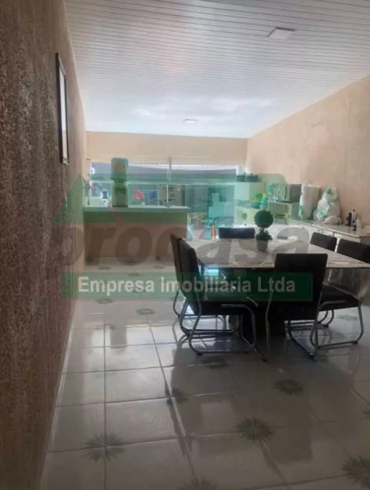 Casa à venda com 3 quartos, 320m² - Foto 4