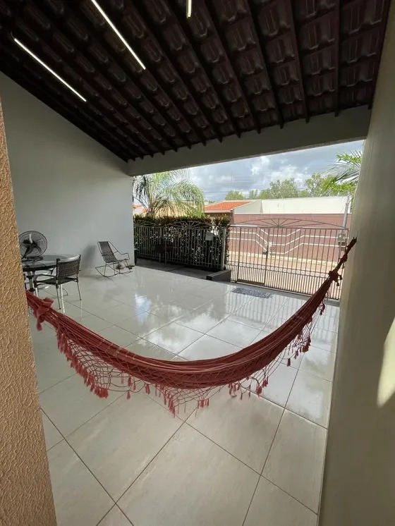 Casa de Condomínio à venda com 3 quartos, 130m² - Foto 1