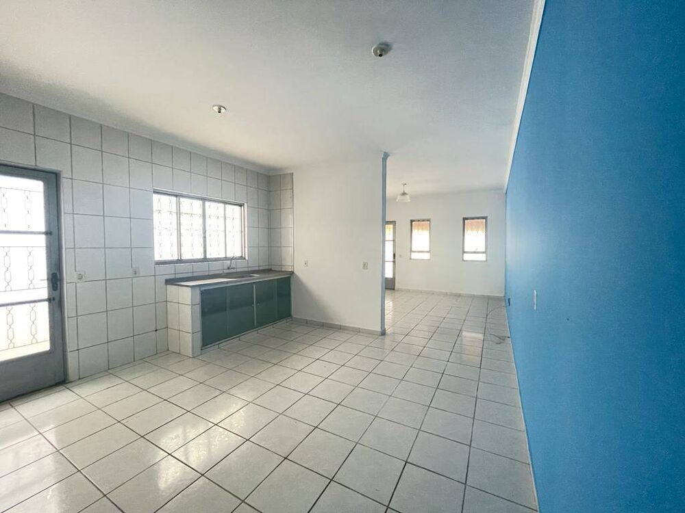 Casa à venda com 1 quarto, 150m² - Foto 4
