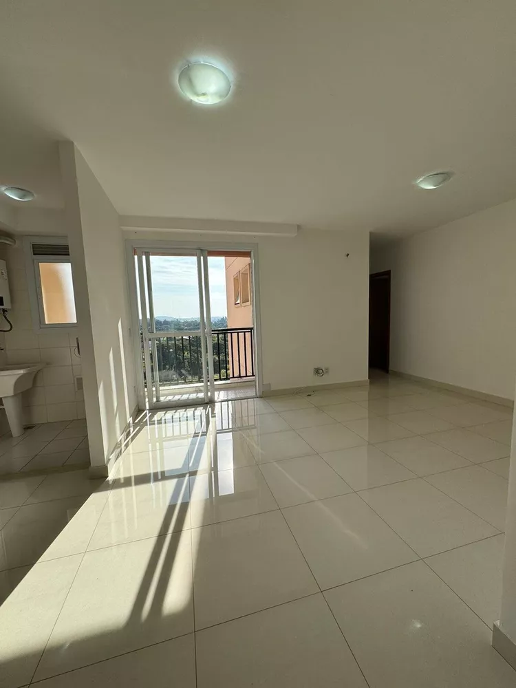 Apartamento para alugar com 3 quartos, 77m² - Foto 3