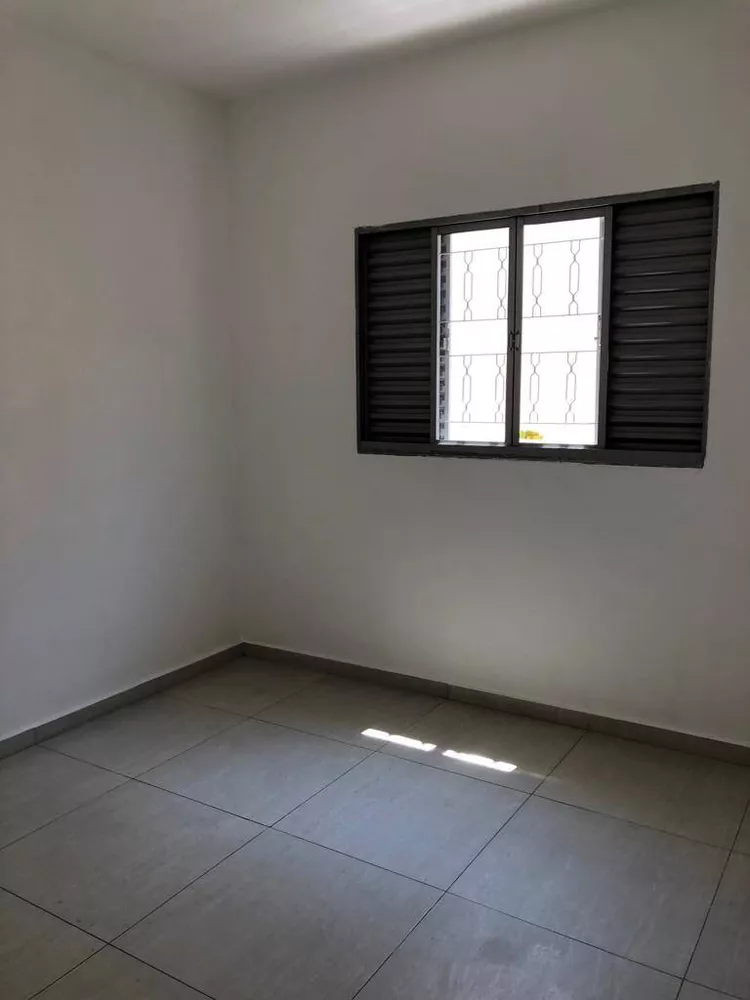 Casa à venda com 2 quartos, 110m² - Foto 3