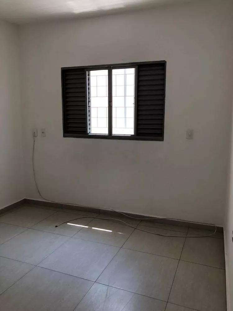 Casa à venda com 2 quartos, 110m² - Foto 4