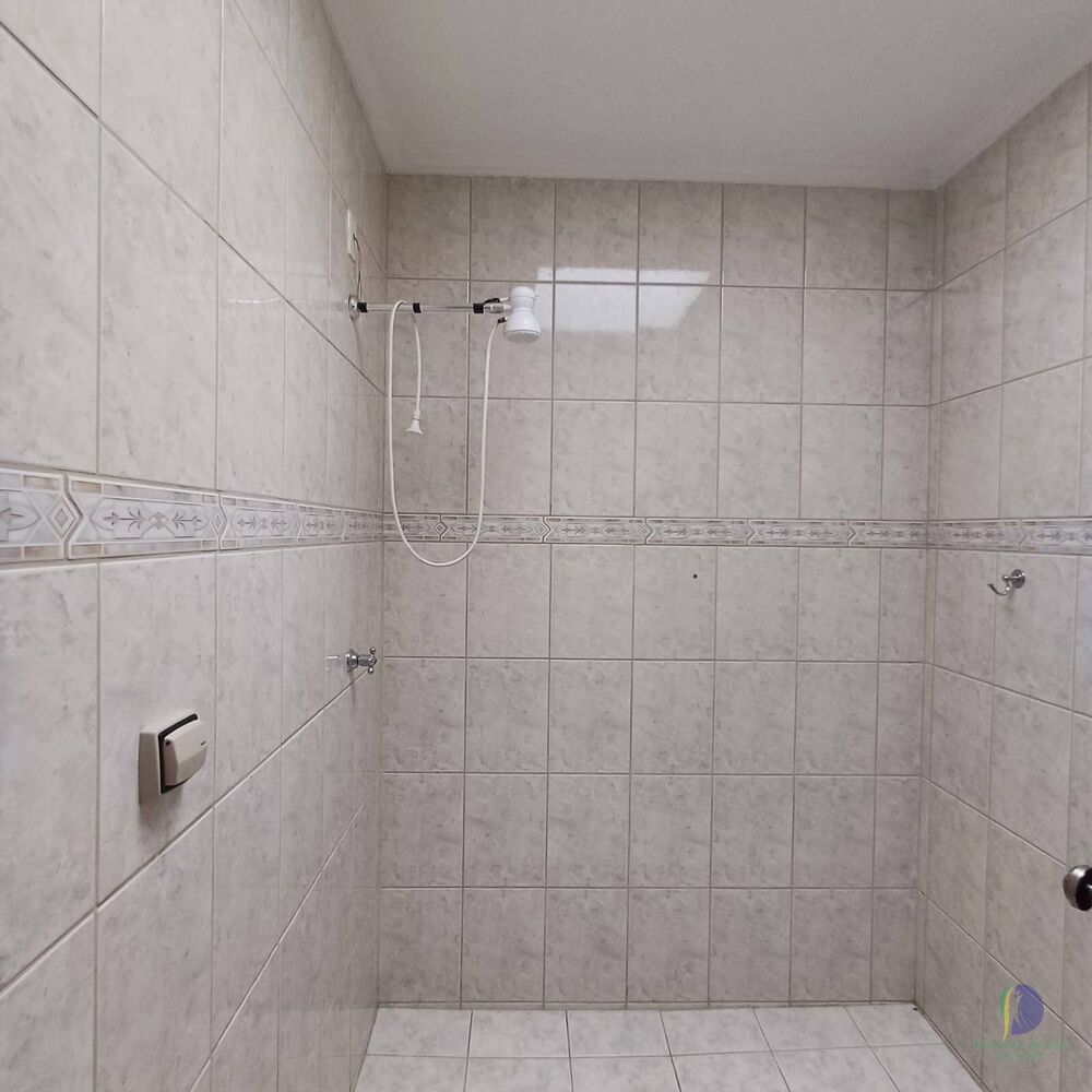 Casa à venda com 3 quartos, 324m² - Foto 1