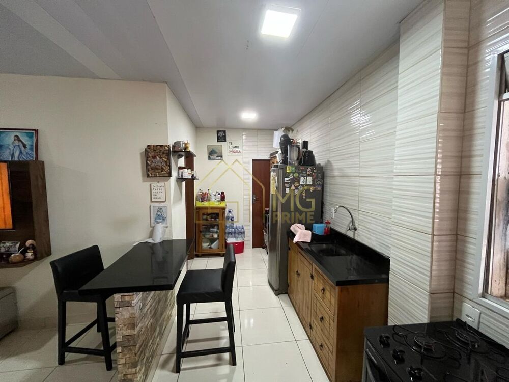 Casa à venda com 7 quartos, 235m² - Foto 5