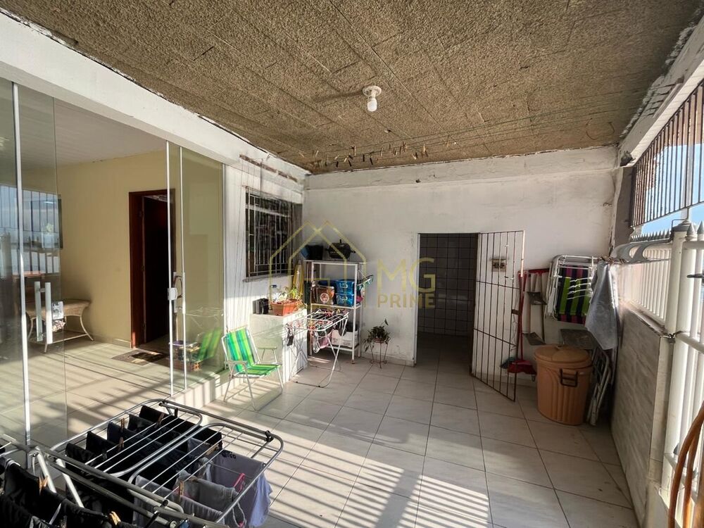 Casa à venda com 7 quartos, 235m² - Foto 8