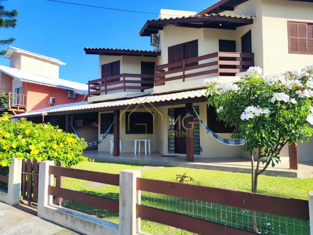 Casa, 4 quartos, 205 m² - Foto 1