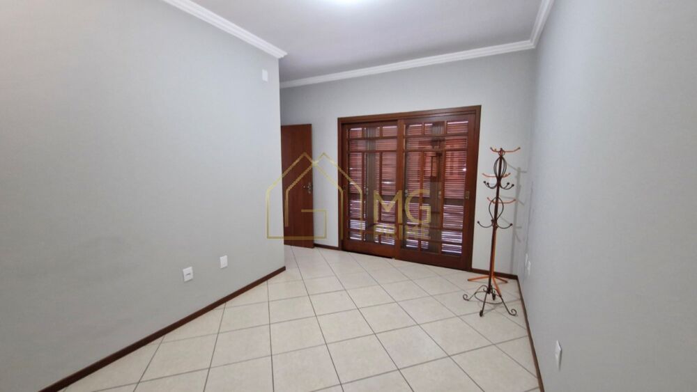 Casa à venda com 4 quartos, 240m² - Foto 7